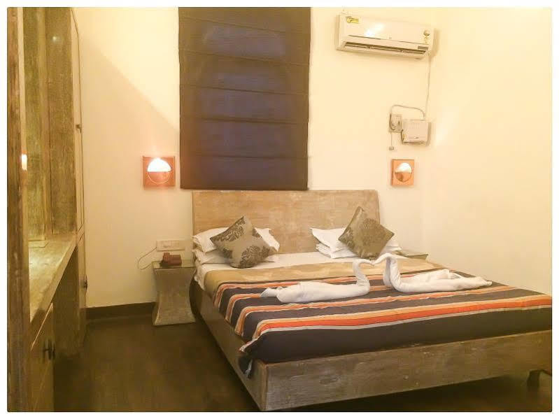 Itsy Hotels Banana Boutique Benares Buitenkant foto