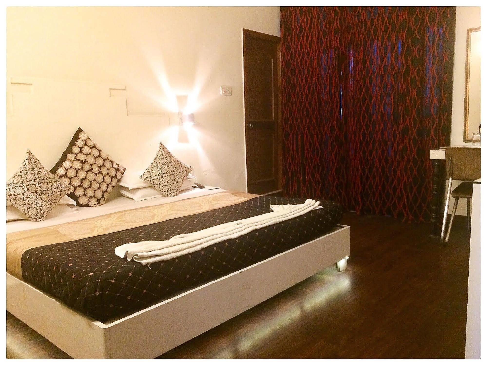 Itsy Hotels Banana Boutique Benares Buitenkant foto